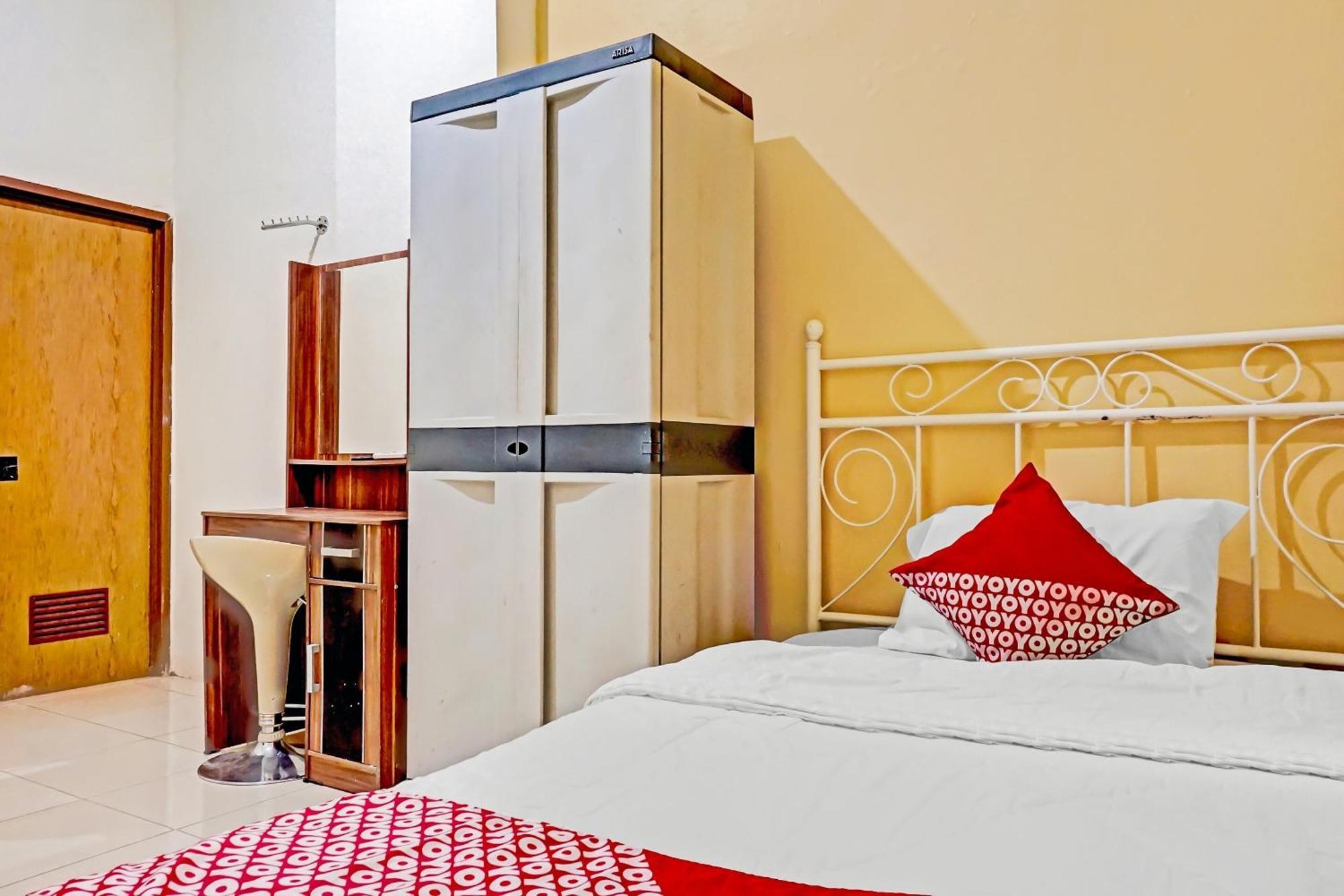 Отель Oyo 90689 Lily House Тангеранг Экстерьер фото